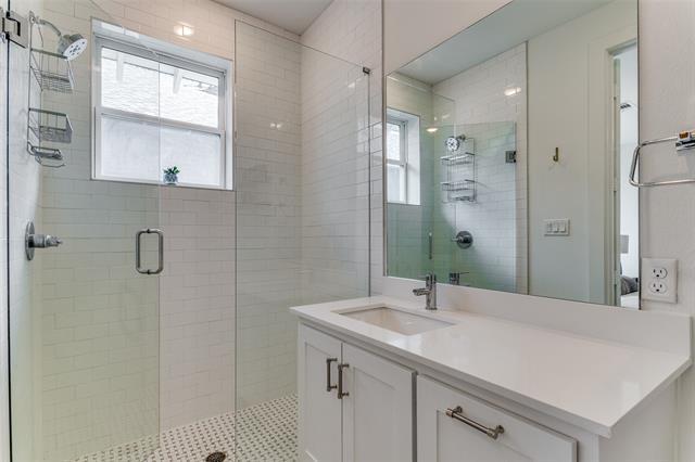 Building Photo - 645 N Tyler St