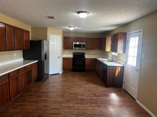Building Photo - 1724 Creek Bend Ln