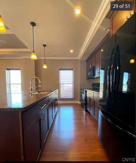 Building Photo - 517 Riverside Dr