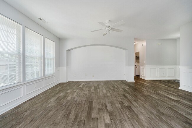 Building Photo - 9413 N Bayfield Dr