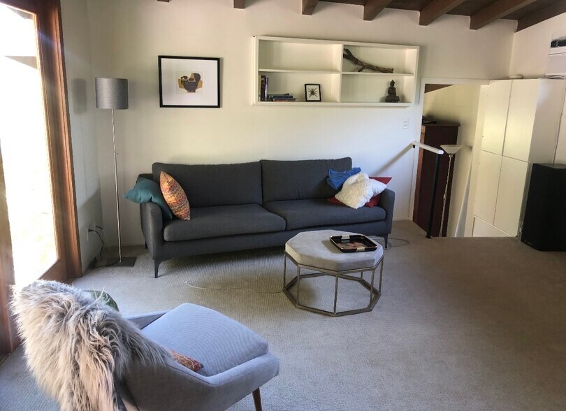 Living room - 2188 Latimer Ln