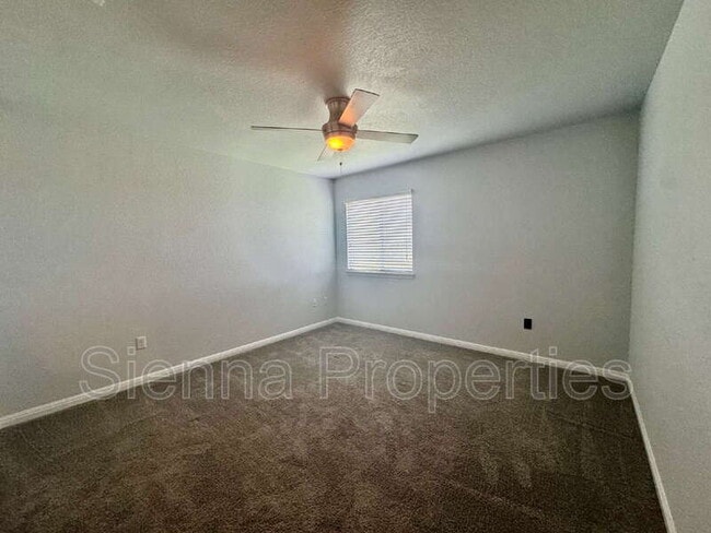Building Photo - 372 Kingfisher Ln