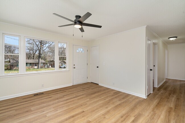 Building Photo - 122 Brookside Dr