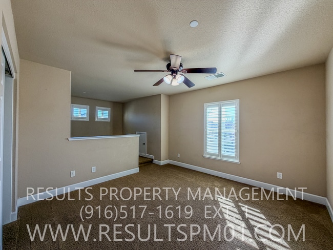 Building Photo - Elegance and spacious Mini Mansion