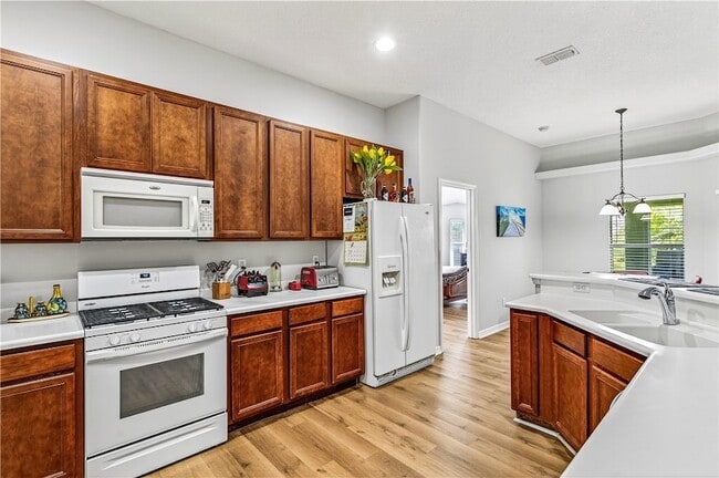 Building Photo - 520 N Valencia Cir SW