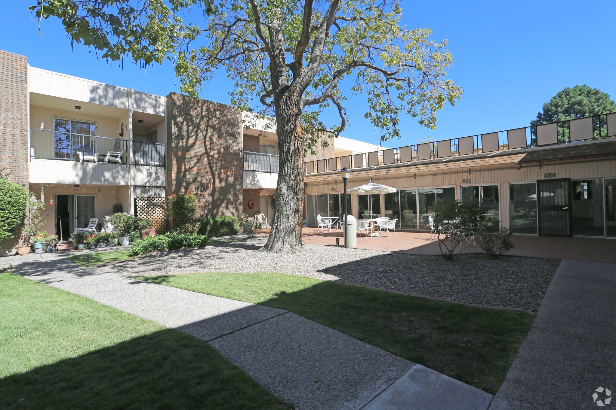 Courtyard - Executive West - Senior Community