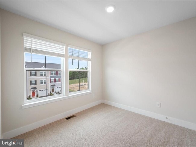 Building Photo - 166 Munsee Cir