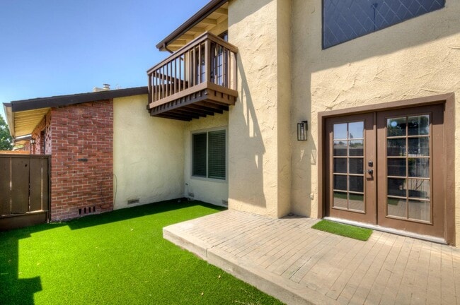 Building Photo - 1208 Rose Ave