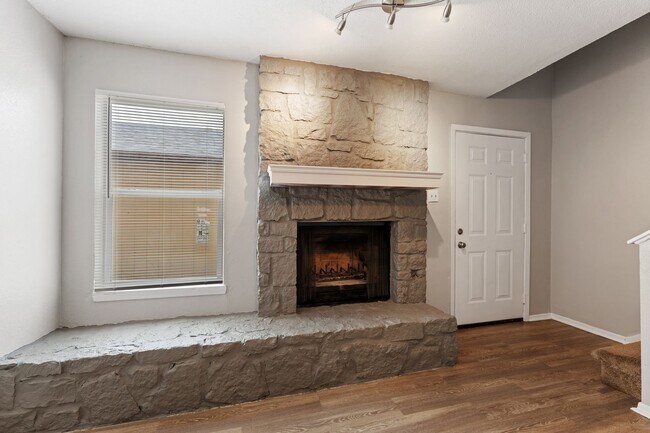 Building Photo - Rawhide Loop Duplex