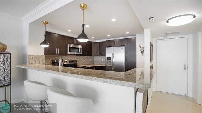 Building Photo - 3900 Galt Ocean Dr