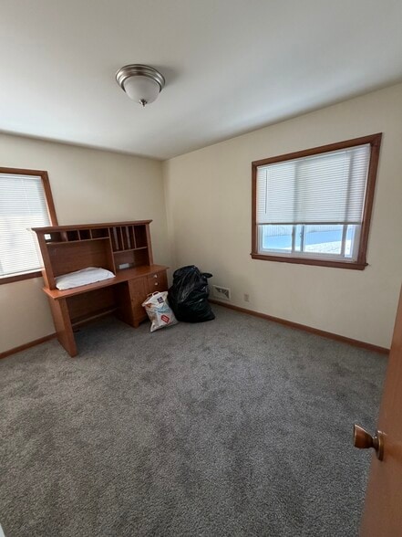 Building Photo - 5509 W Morgan Ave