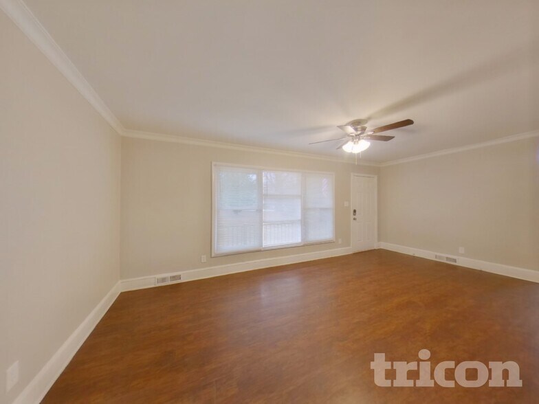 Building Photo - 1141 Dooley Dr