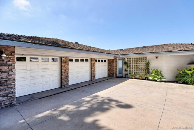 Building Photo - 7106 Country Club Dr