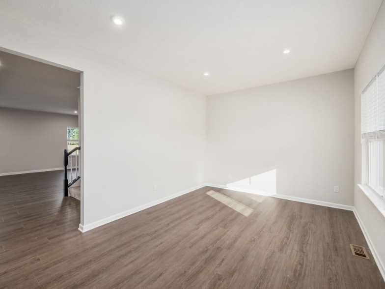 Building Photo - 370 Alicia Kelton Dr