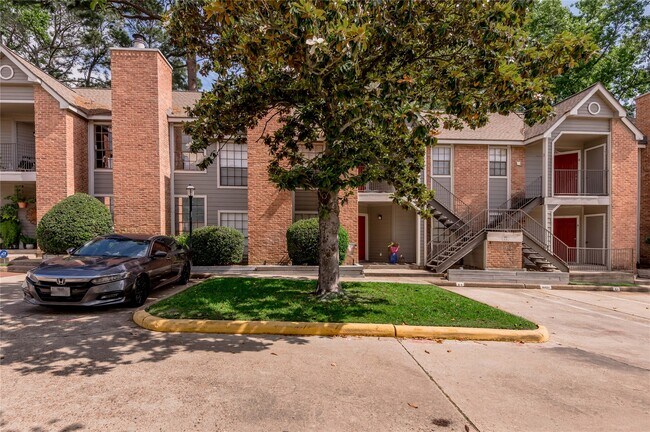Building Photo - 2402 Sycamore Ave