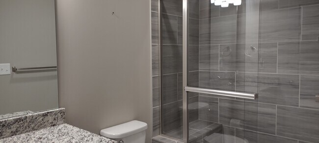 Building Photo - 15881 Valley View Dr