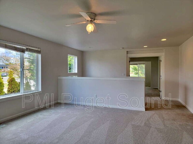 Building Photo - 576 Mount Baker Pl NE
