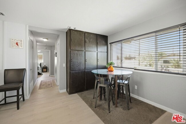 Building Photo - 52275 Avenida Vallejo