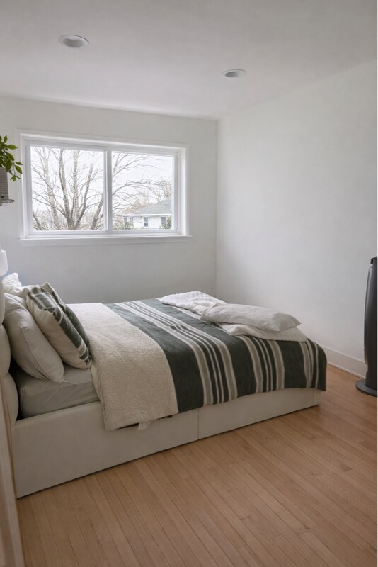 Building Photo - 952 Green Bay Rd