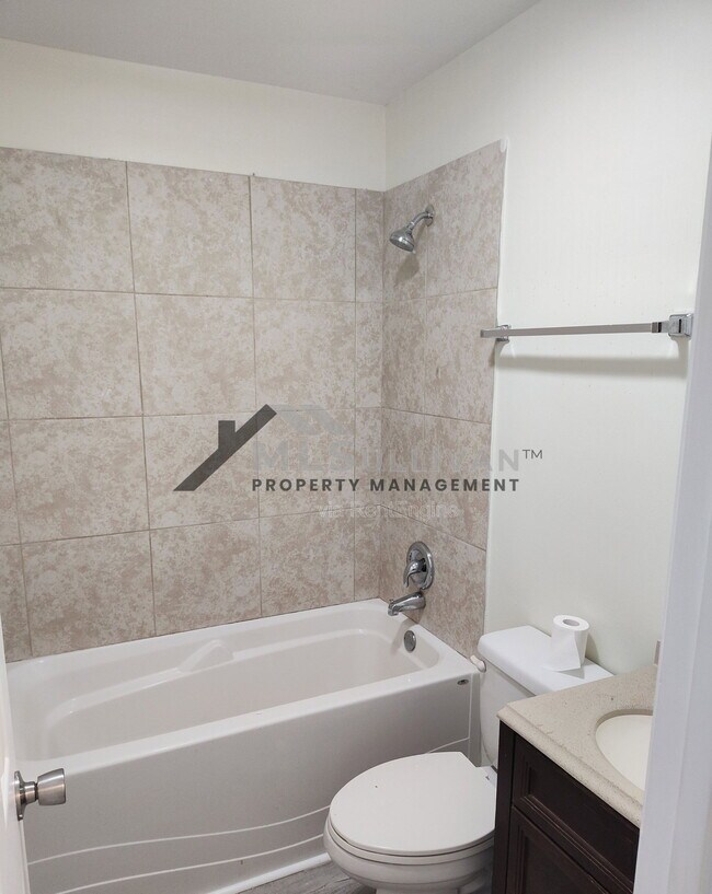 Building Photo - 9 Fisher Pl