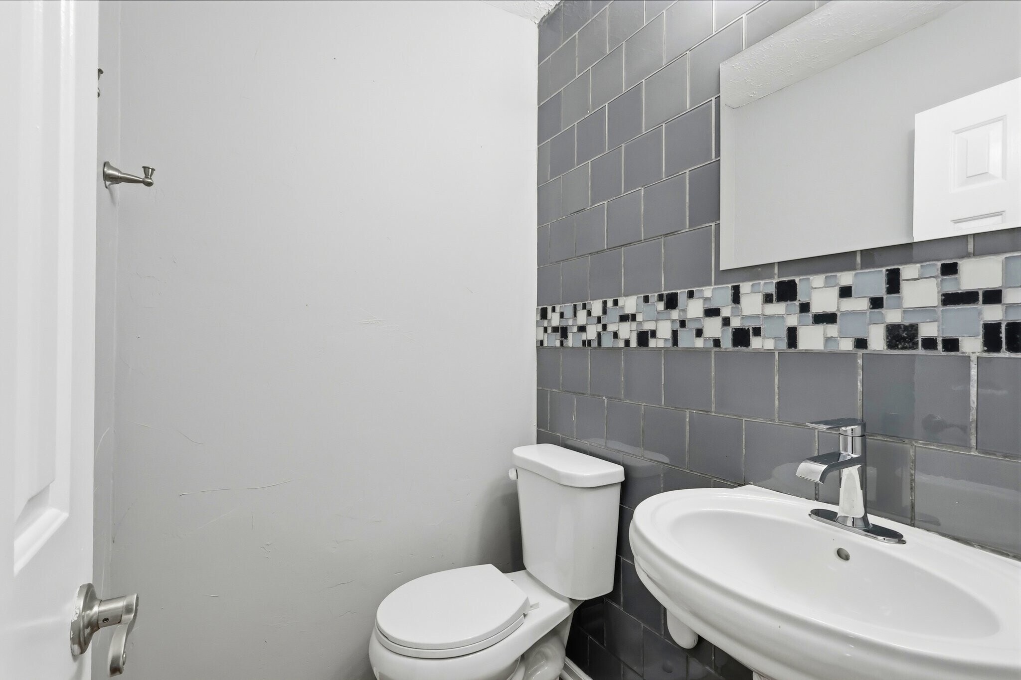 Building Photo - 388 Huntington Ridge Dr
