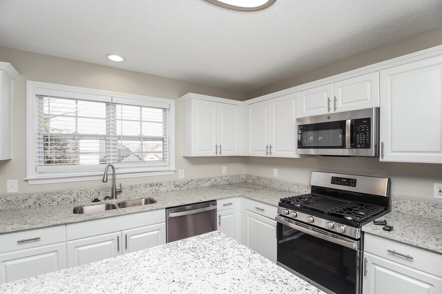 Building Photo - 1033 Saddle Brooke Dr