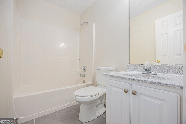 Building Photo - 429 Village Bluff Dr