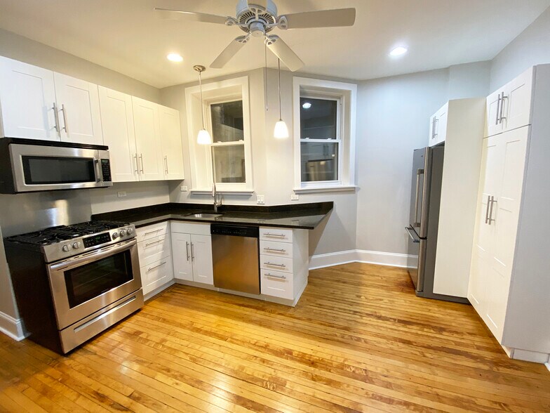 Kitchen - 1757 W 17th St