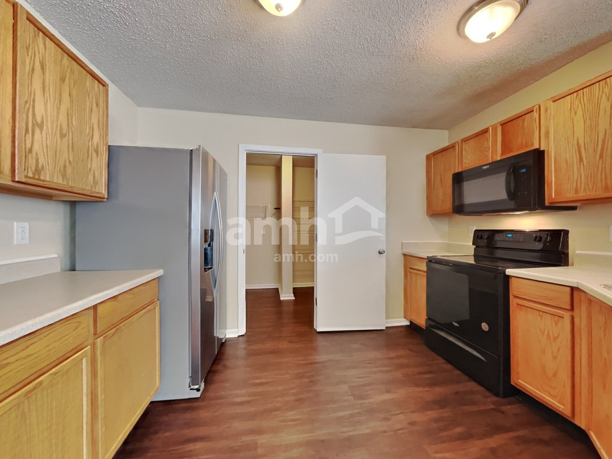 Building Photo - 2185 Shadowbrook Dr