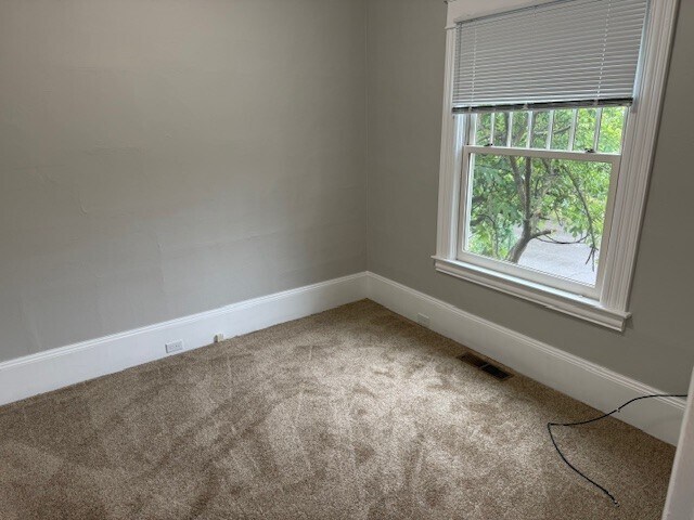 Building Photo - 300 Brown St