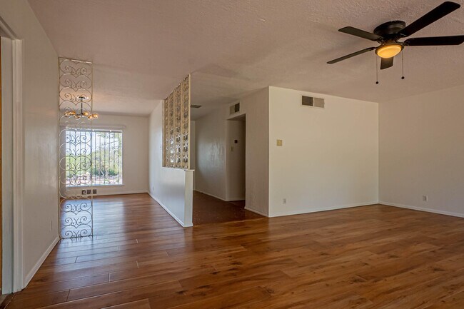 Building Photo - 4200 N Stanton St