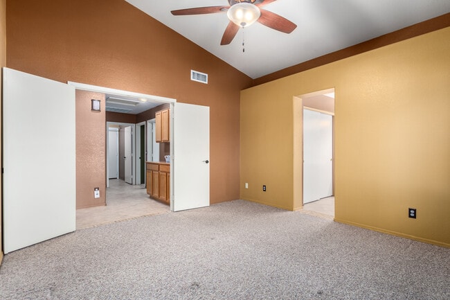 Building Photo - 9150 W Grovers Ave