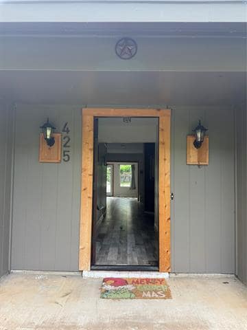 Building Photo - 425 Marlin Ln
