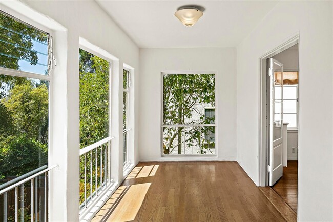 Building Photo - Large, Beautiful Upper Piedmont Home