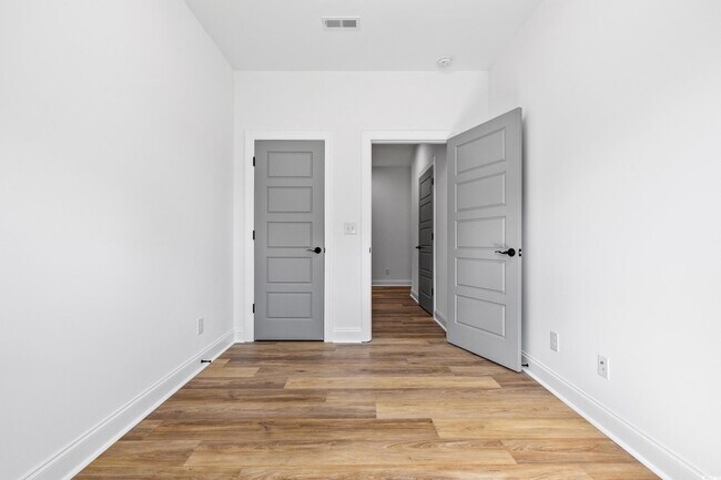 Building Photo - 506 War Eagle Ct