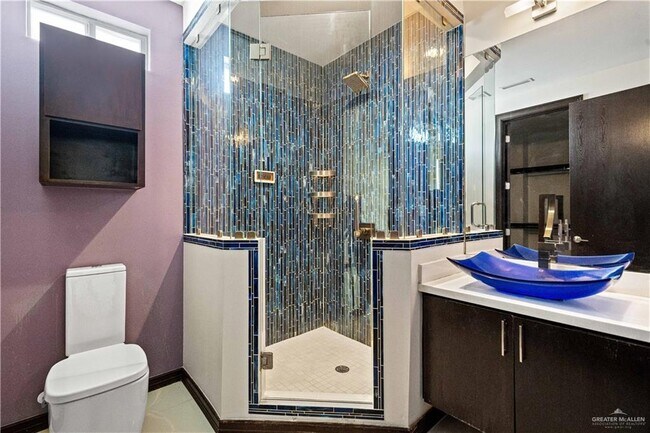 Building Photo - 32 May Dr