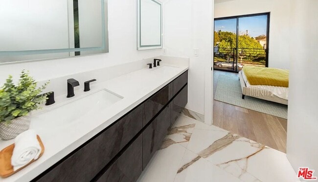 Building Photo - 1637 S Sherbourne Dr