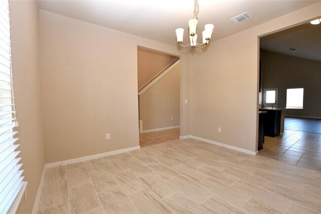 Building Photo - 5725 Roderick Dr