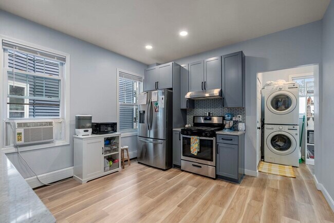 Building Photo - 46 Hawthorn Ave