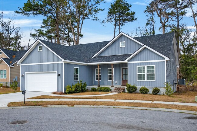 Building Photo - 3 Bedroom 2 Bathroom home in Pembroke GA - close to Ft. Stewart