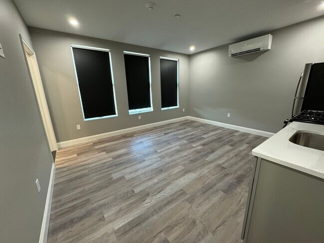 Building Photo - 55 Walnut Ave