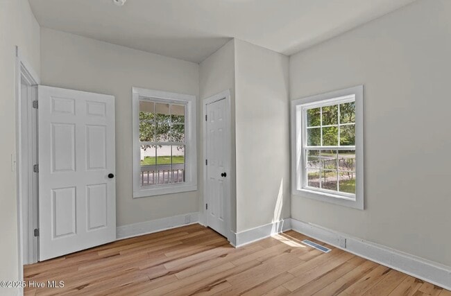 Building Photo - House