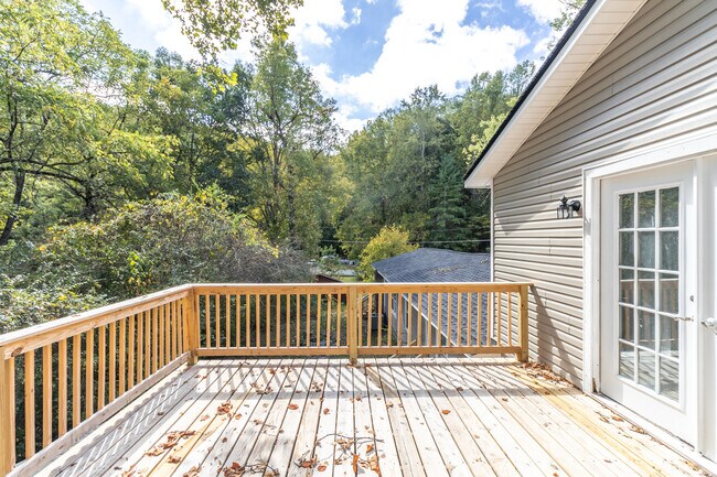 Building Photo - 770 Mahoney Rd