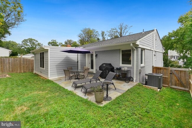 Building Photo - 8706 Sundale Dr