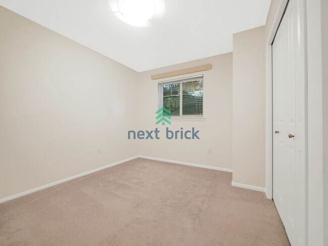 Building Photo - Charming 2 Bedroom 2 Bathroom Near Totem L...