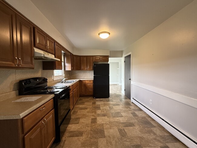 Building Photo - 165 Troup Rd