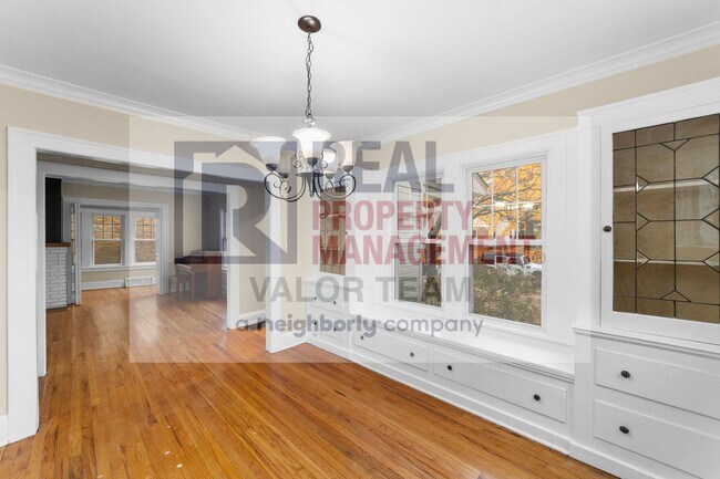 Building Photo - Beautifully maintained 3bd/1.5 bath Coloni...