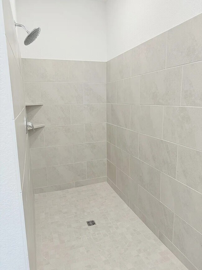 Building Photo - 6814 Dutch Iris Dr