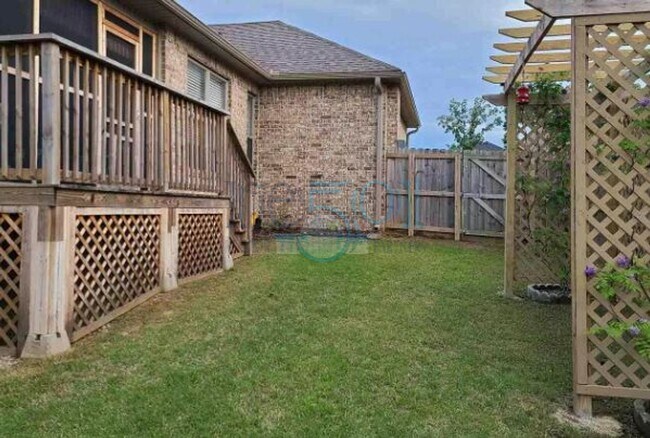 Building Photo - 8700 Johnson Dr