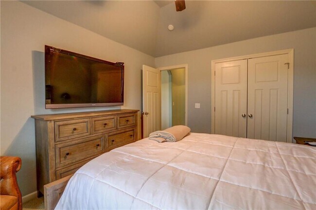 Building Photo - Stunning Edmond Home- Regency Pointe-Neigh...